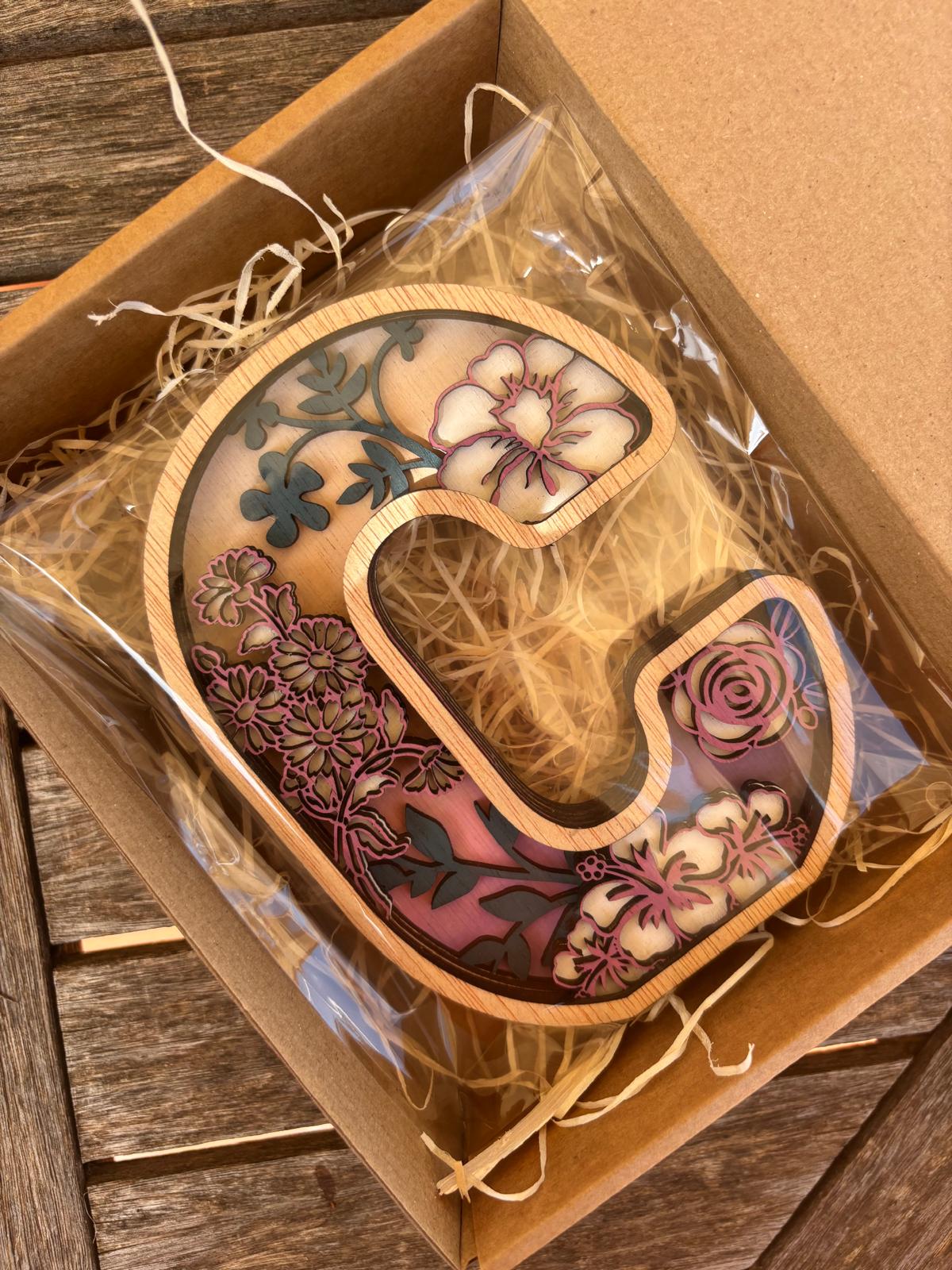 Diseño floral personalizado para Mamá en madera multicapa